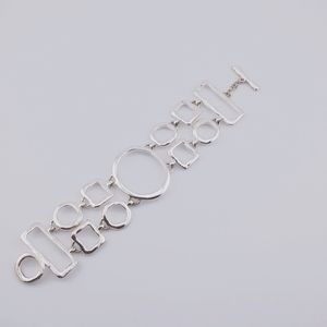 Bracelet with table clasp